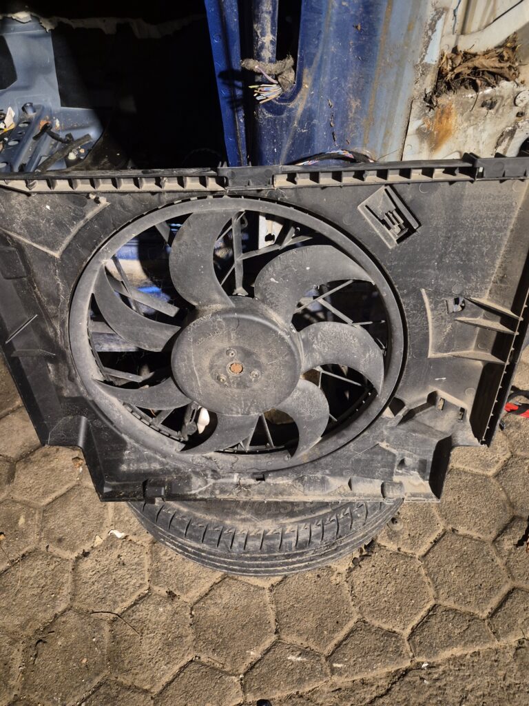 Moto-ventilateur complet BMW Série 1 , 118d E87