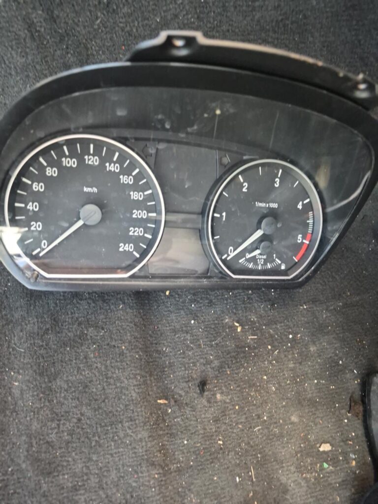 compteur bmw 120d série 1 E87 diesel – Réf. 9166821-01
